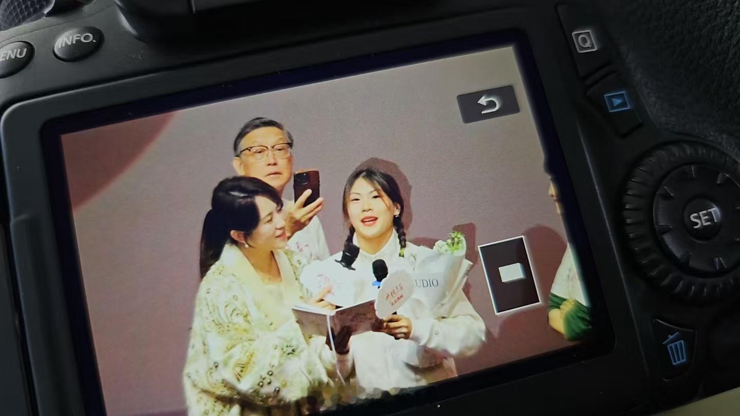 一任摄影师一生摄影师 ​​​