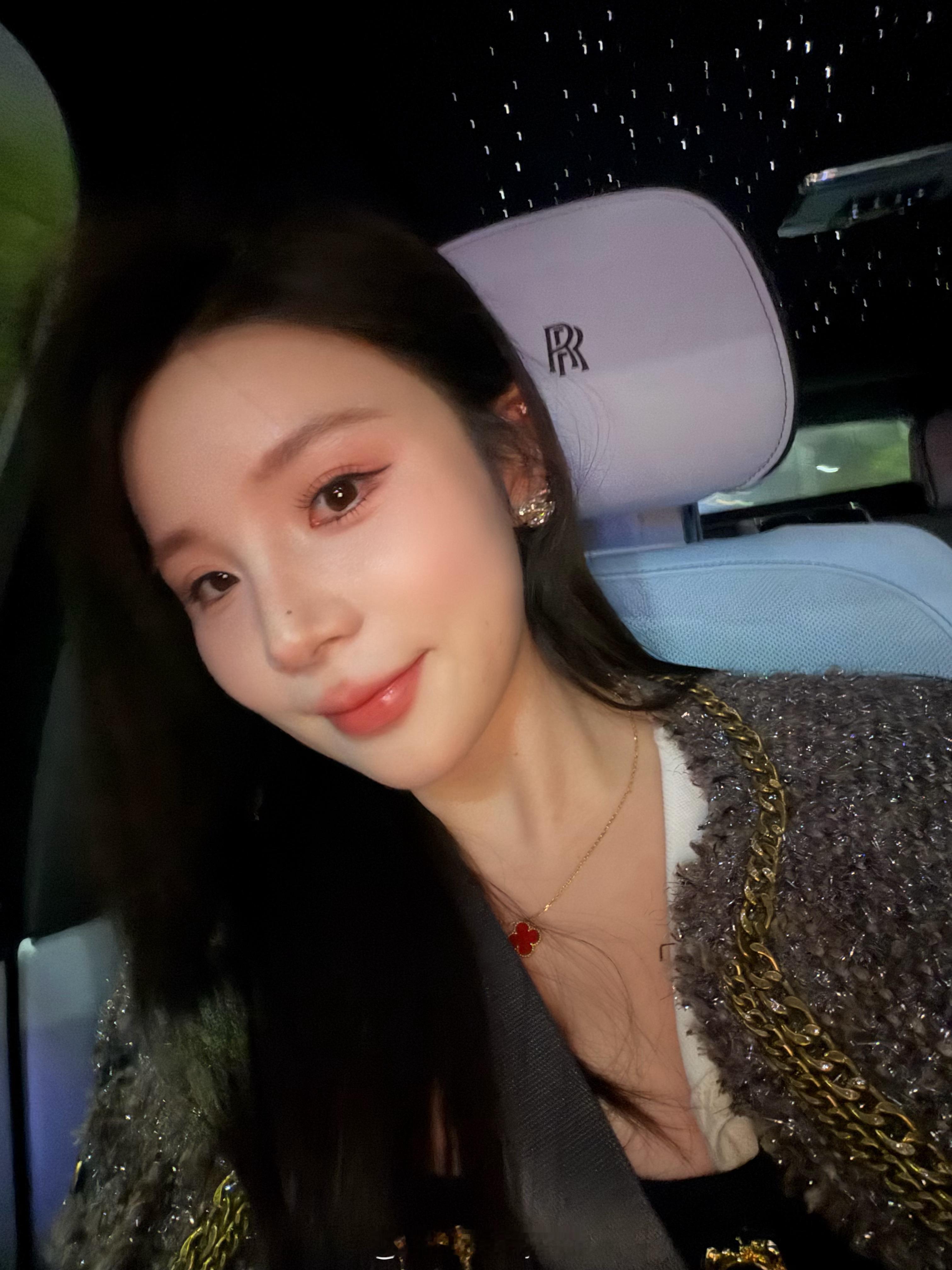 今天我妈连环call催婚，催婚不成，又催生娃，恋爱还没谈呢