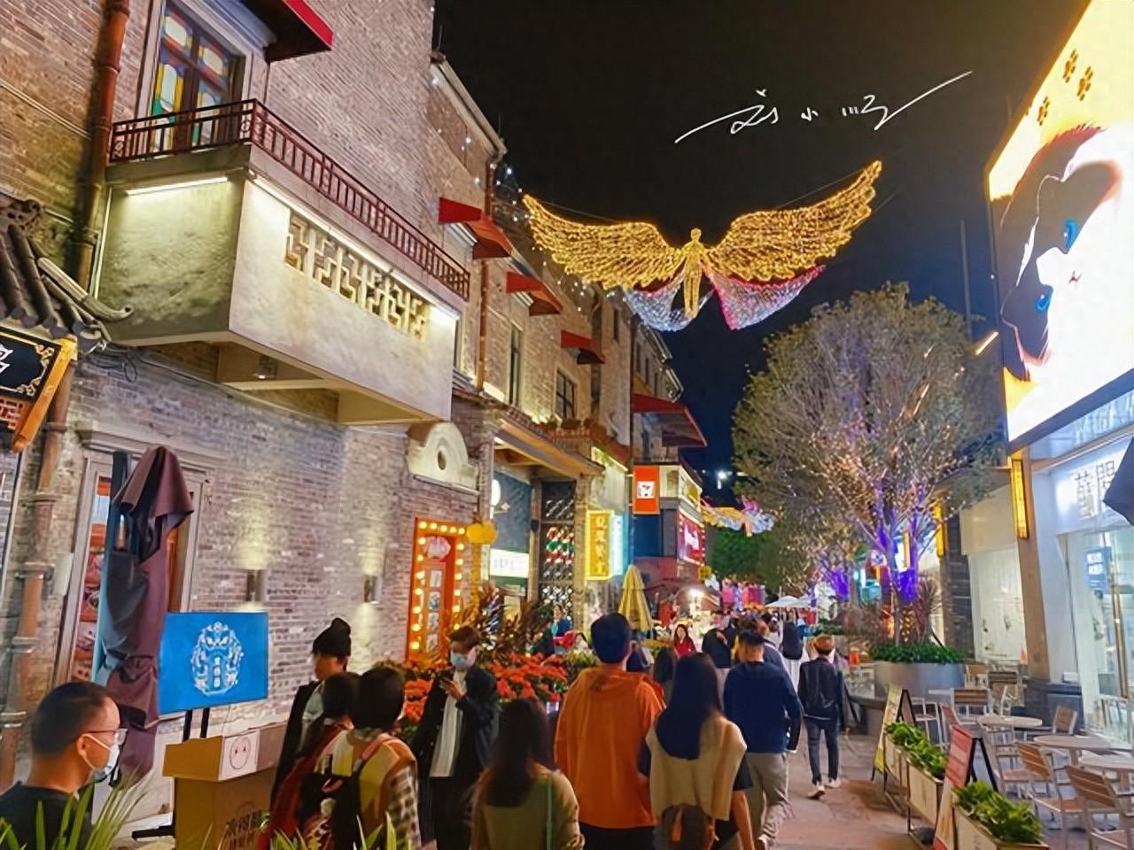 广东佛山作为新一线城市，GDP超万亿，旅游资源丰富，其市中心祖庙附近的“岭南天地