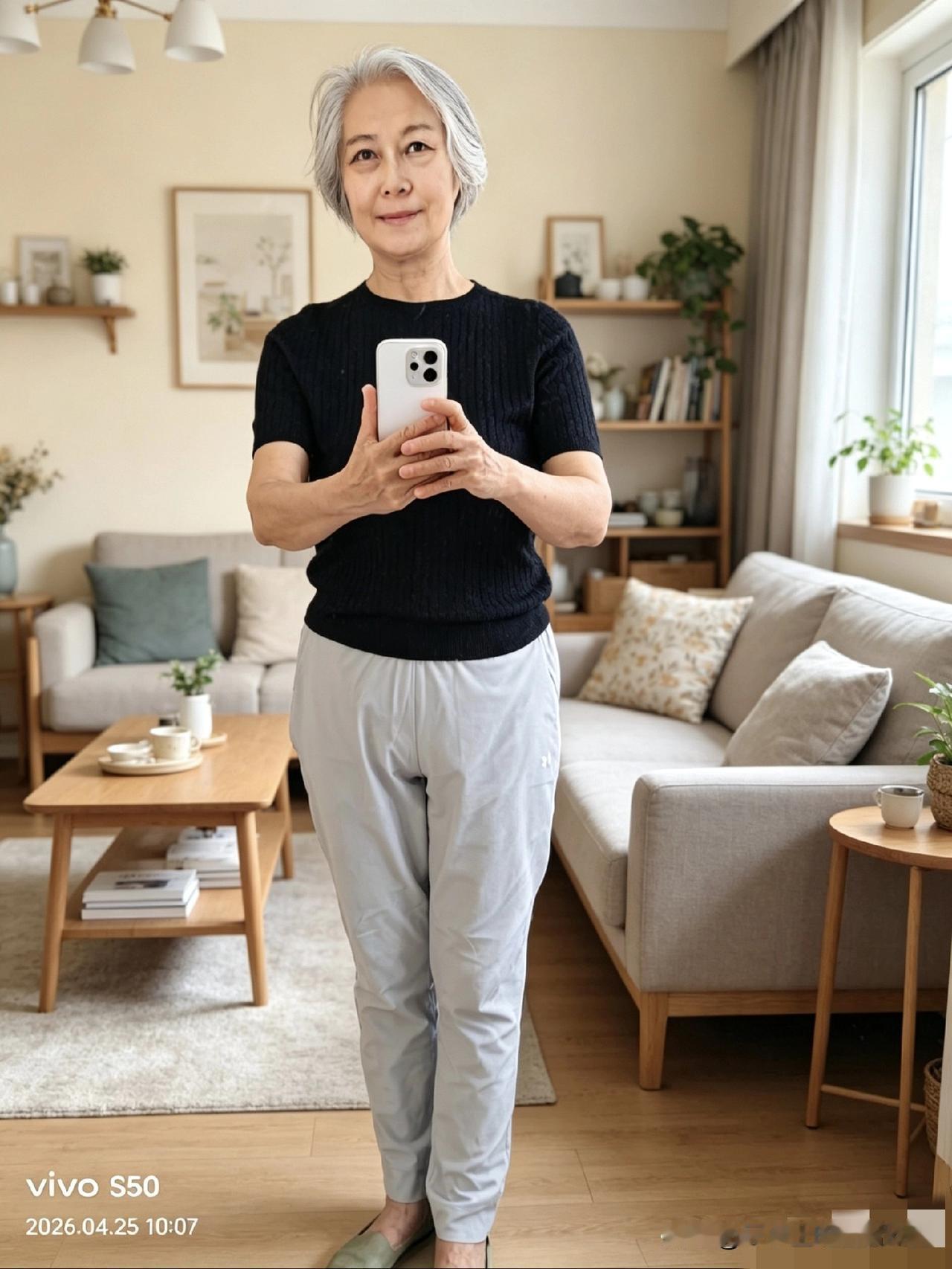 分享一张最近随手拍的照片流年似水，经数十寒暑，如今已是华发老妪。现在的我不念过往