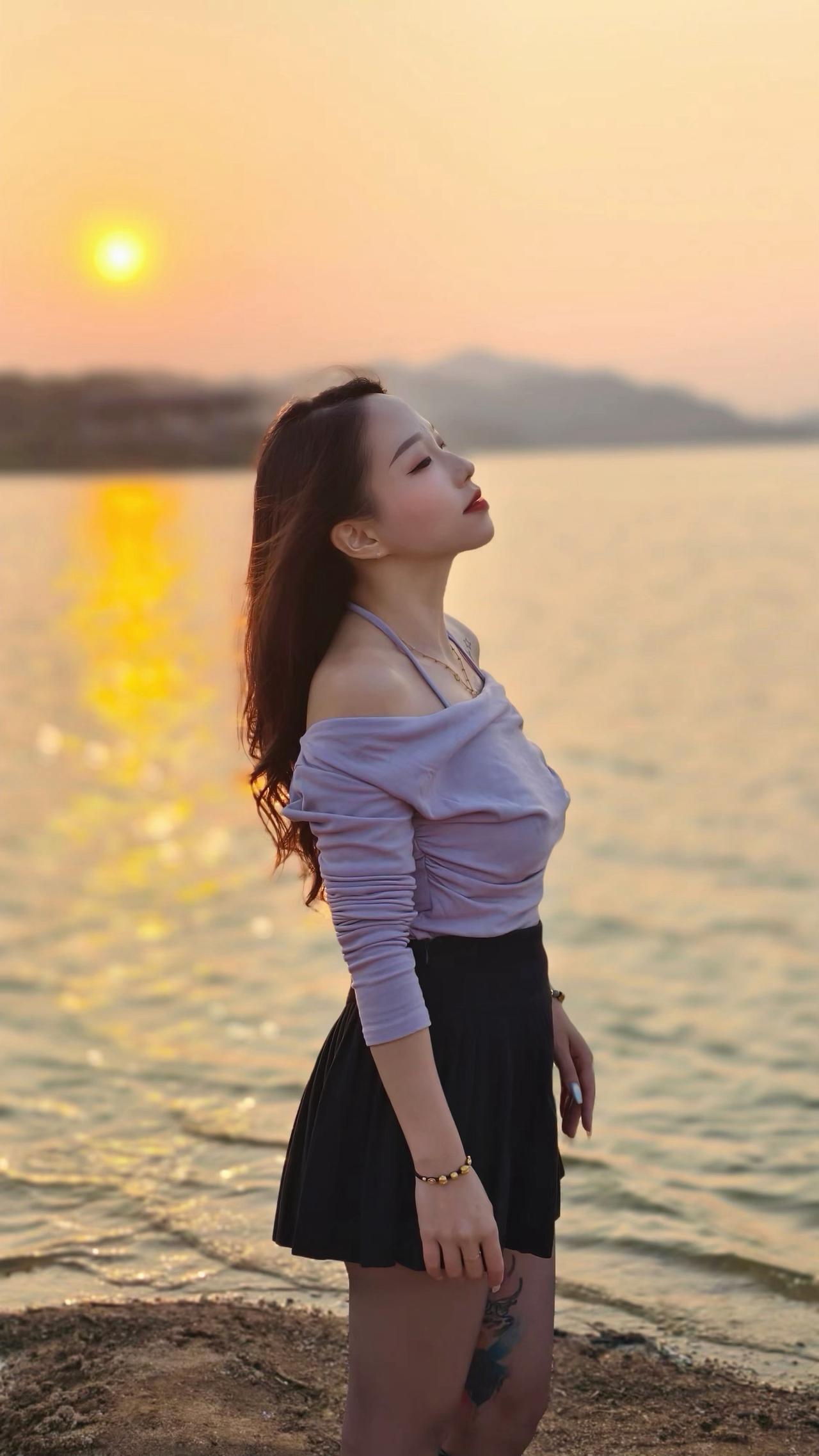 有没有人爱我已经没关系了 没有人害我就行了