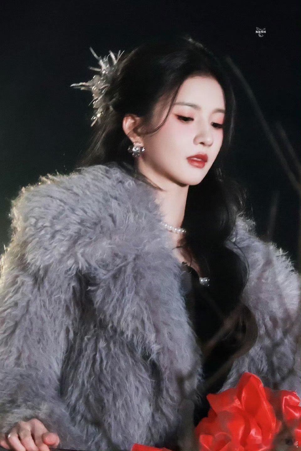 五福临门不知妻美陈鹤一  电视剧五福临门 陈鹤一现在肯定在心里偷着乐呢，有这么美