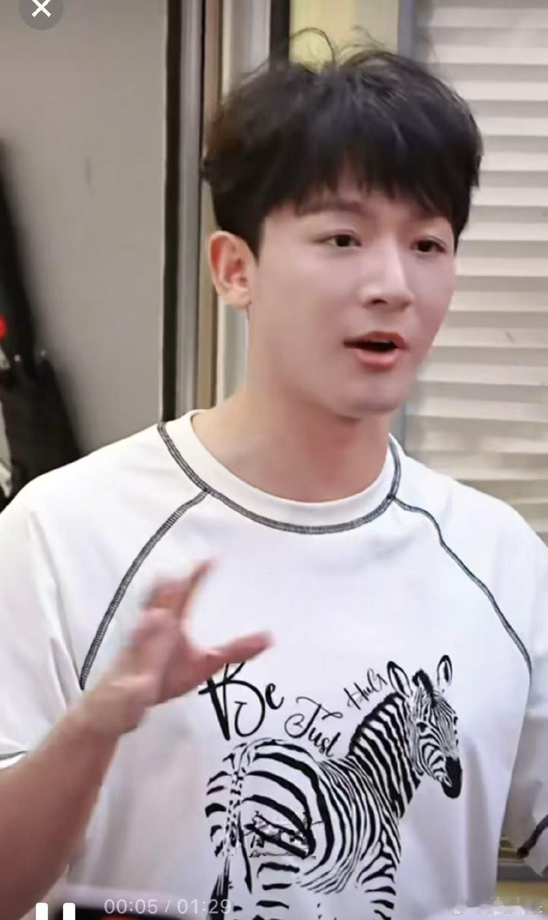 张晚意演的是人间真实老公 张晚意首个都市婚姻剧男主 没有完美男主，只有真实人生！