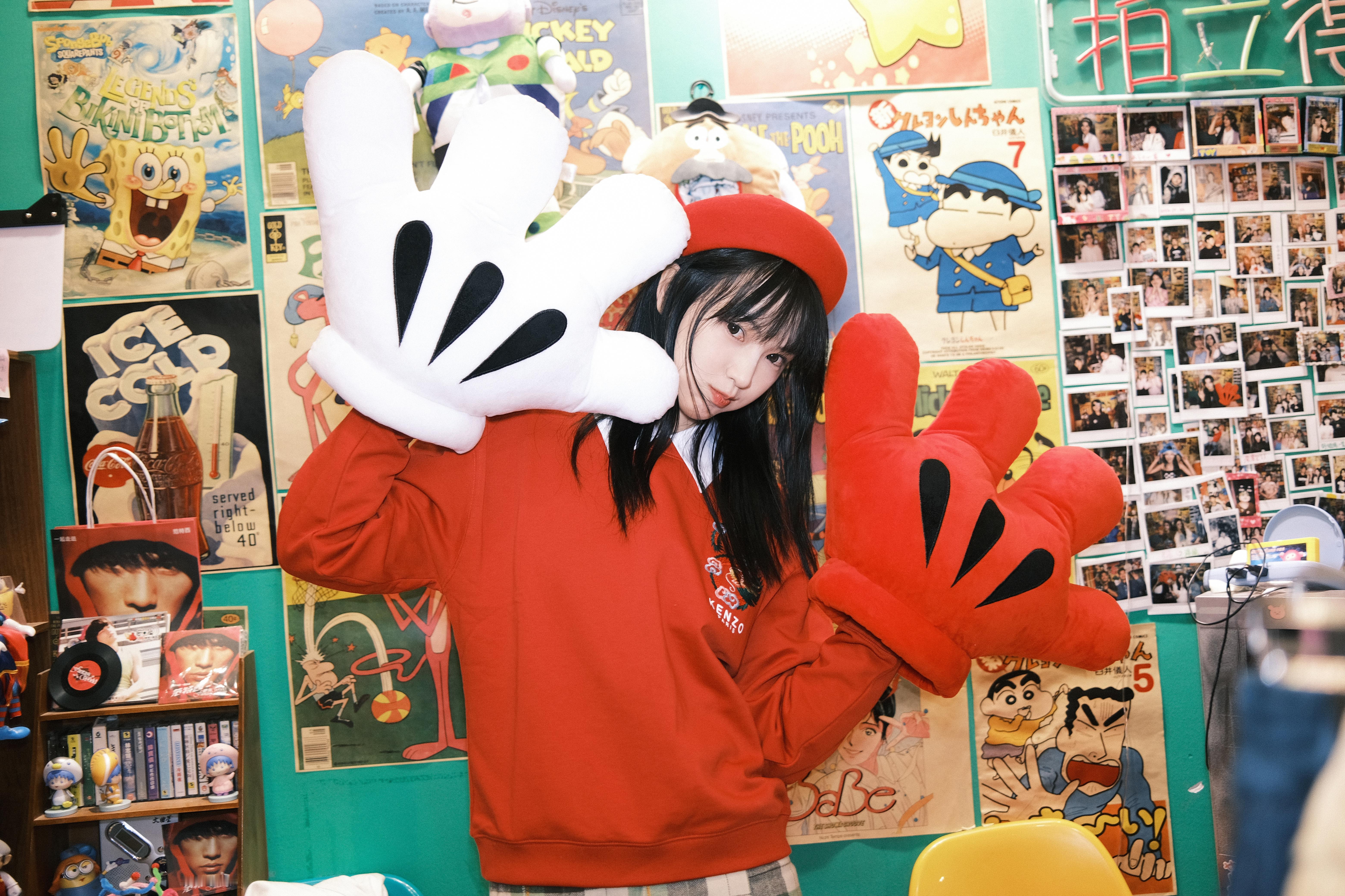 #黄灿灿[超话]##灿宝的劈克qer# 新年第一拍 ​​​