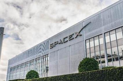 直接炸了！SpaceX 官宣彻底封锁中国大陆。
 
就在6月5日，无数网友亲测发