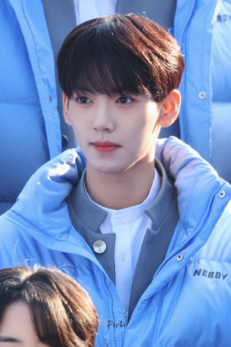 两年前青涩懵懂的你 