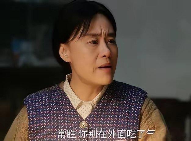 满脸褶子还演贤妻？别再用“贤妻良母”糊弄观众了！年代剧《六姊妹》在央视一套首播取