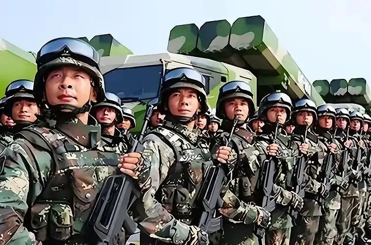 为什么中国要不顾一切玩了命的发展军事？其实原因很简单:

因为怕，中国人怕极了！