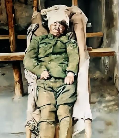 这是1938年4月，在台儿庄战役中的一次肉搏战中挑死了14个日军后壮烈牺牲的陈钟