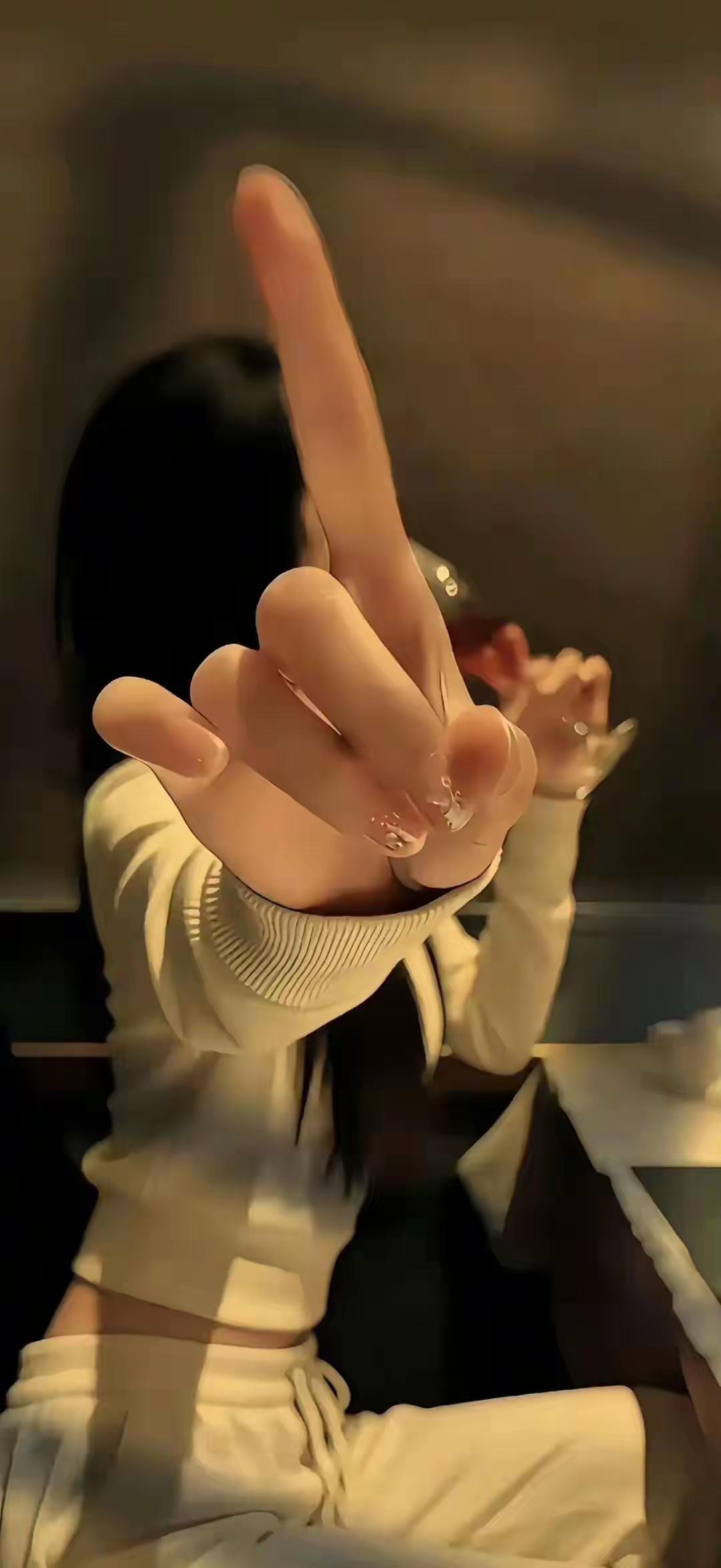 免费让人忘记成本，
付出教人衡量价值。