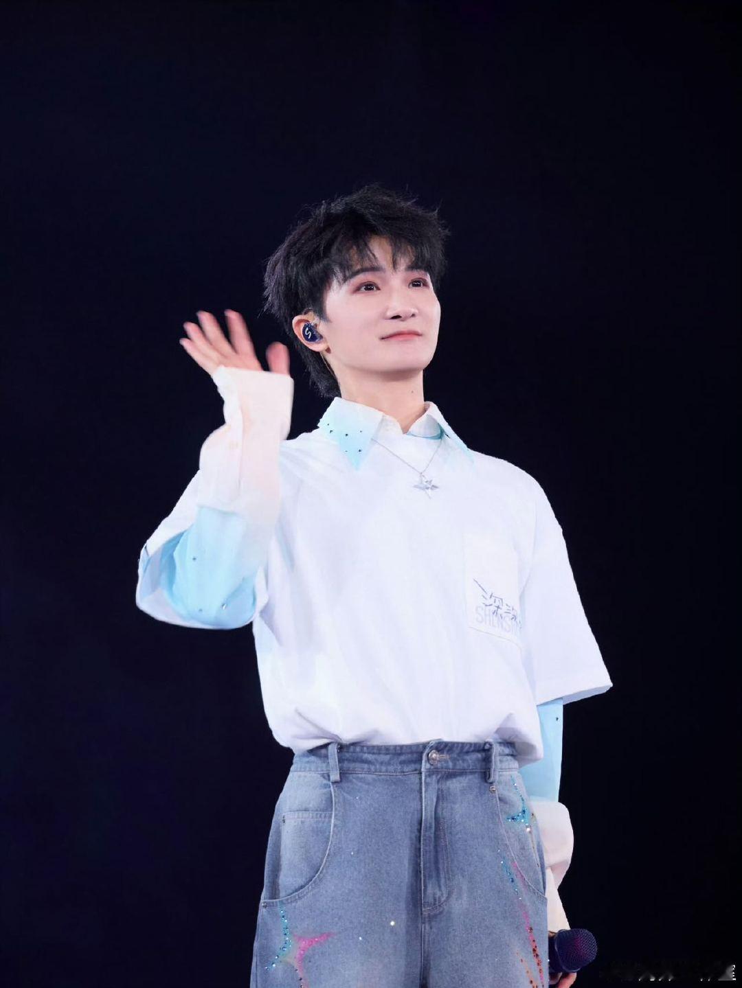 周深奔腾万里埋了彩蛋 周深开年新歌太有心思！《奔腾》配《万里》，合出“奔腾万里”