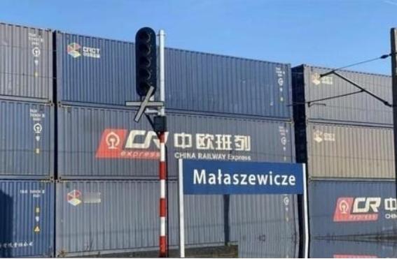 全欧洲，都欠波兰一句“谢谢你”！如果不是它愚蠢地阻断中欧班列长达11天，中国的北
