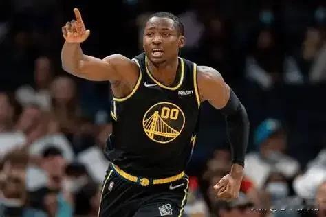 库明加G6依旧未能得到上场机会，连续3场比赛被DNP

5月3日消息，NBA季后