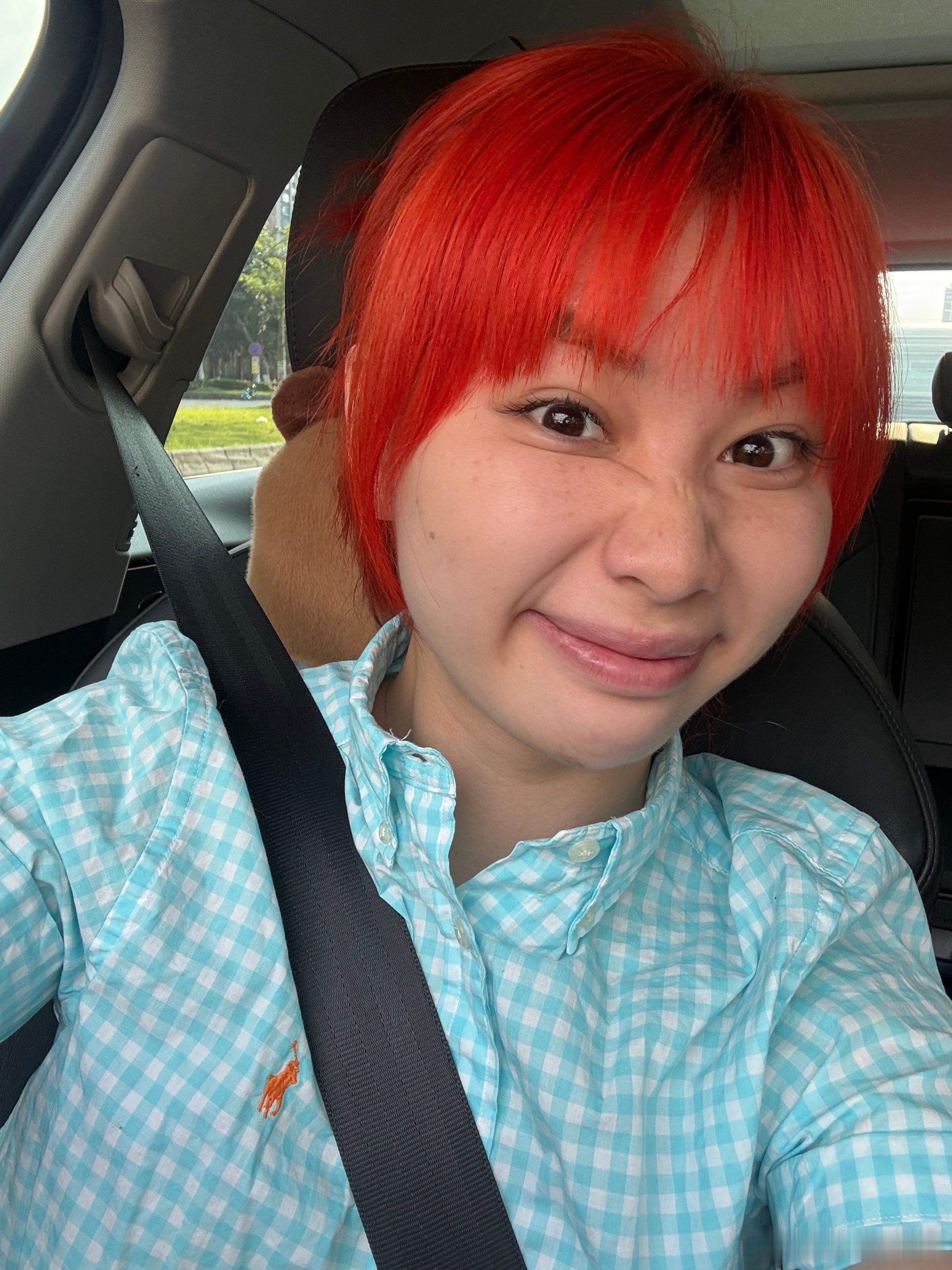 我服了又给自己剪刘海剪成了小男孩