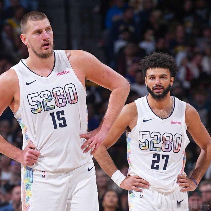 今日掘金战雷霆，掘金方面约基奇、贾马尔-默里、阿龙-戈登、卡梅伦-约翰逊、克里斯