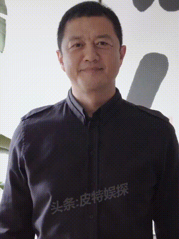 曾经的当红小生，
如今53岁负债千万。
被传和小19岁的老婆已离婚。

近日，李
