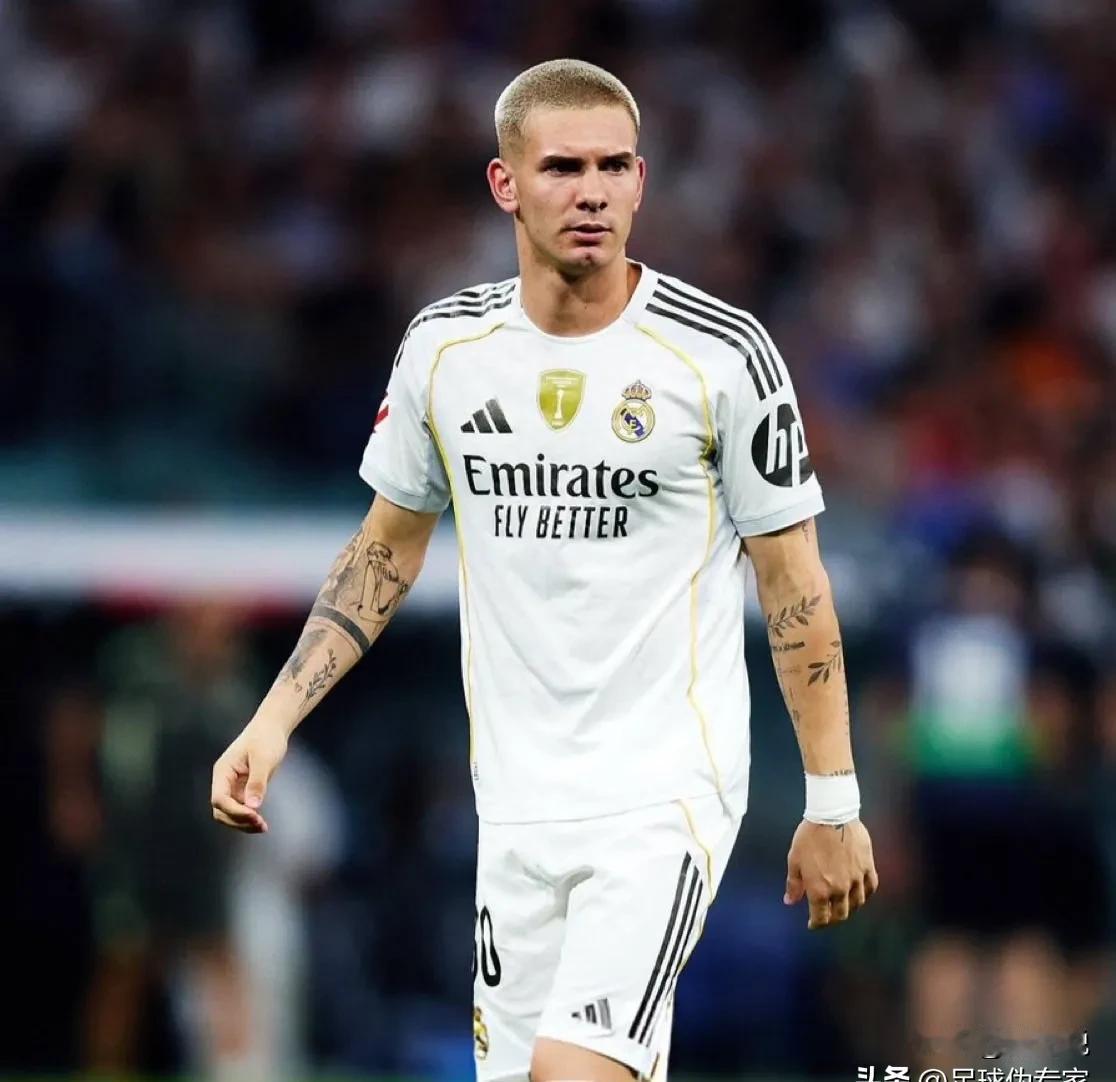 不是皇马不要他，是他主动递交了外租申请。
这背后的信号，比一个天才暂时离开更危险