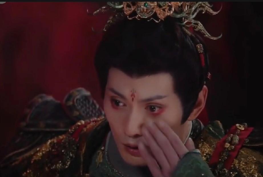 唐俪辞把鬼牡丹插回刀鞘，那刀却在他脑子里叹气，说再不回十年前干掉一阙阴阳，江湖就