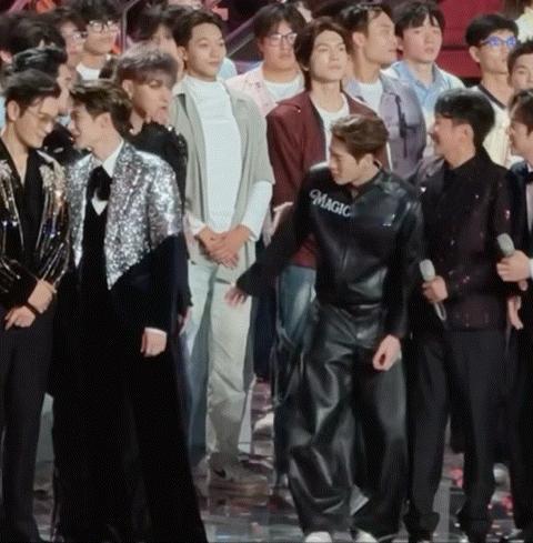 哈哈哈嘉尔哥拉一样和韬哥没拉动，还好有棣 