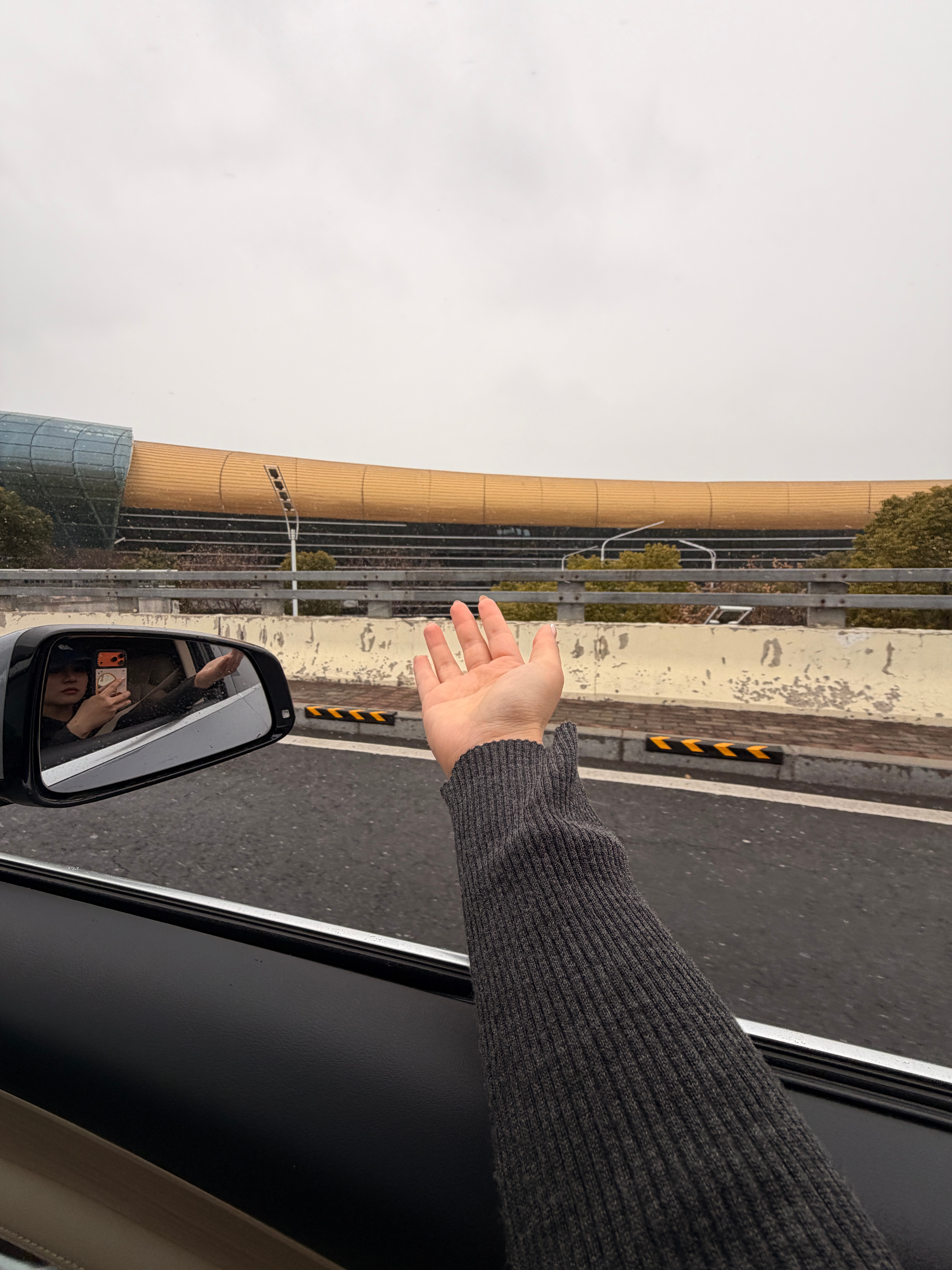 合肥下大雪❄️了！！！宝宝们出行一定一定要注意安全啊江浙沪车友没啥应对雨雪湿滑路