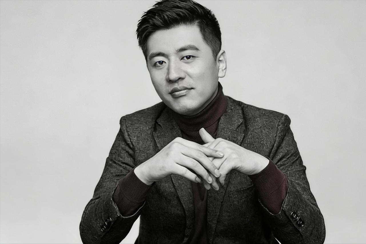 张雪峰猝然离世：一个“平民导师”的落幕。

3月24日，考研升学规划领域标志性人