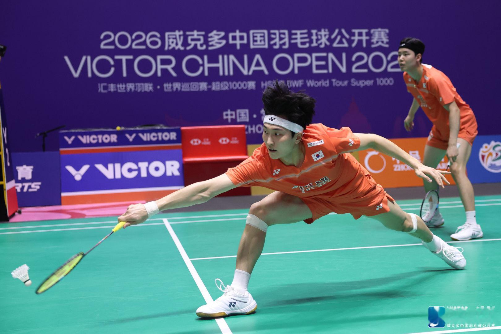 徐承宰/金元浩🇰🇷 22-20、21-18 李哲辉/杨博轩下轮：徐承宰/金元