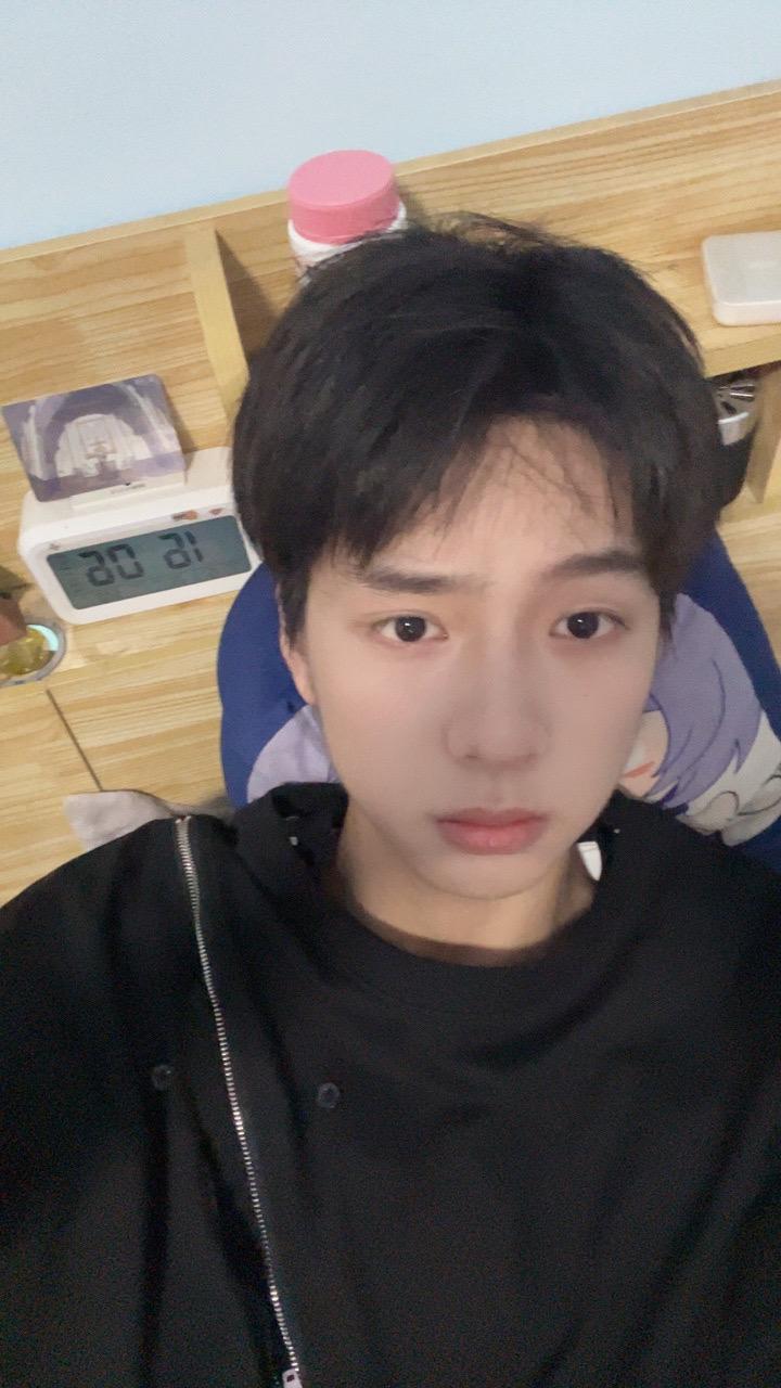 无奖竞猜闹钟上的卡片是什么