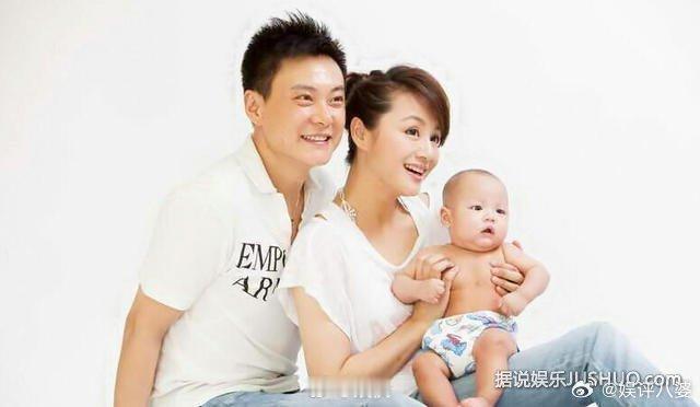 曹颖儿子说想让她多陪陪自己 曹颖和儿子视频通话，儿子一句“只要你多陪陪我就行”，
