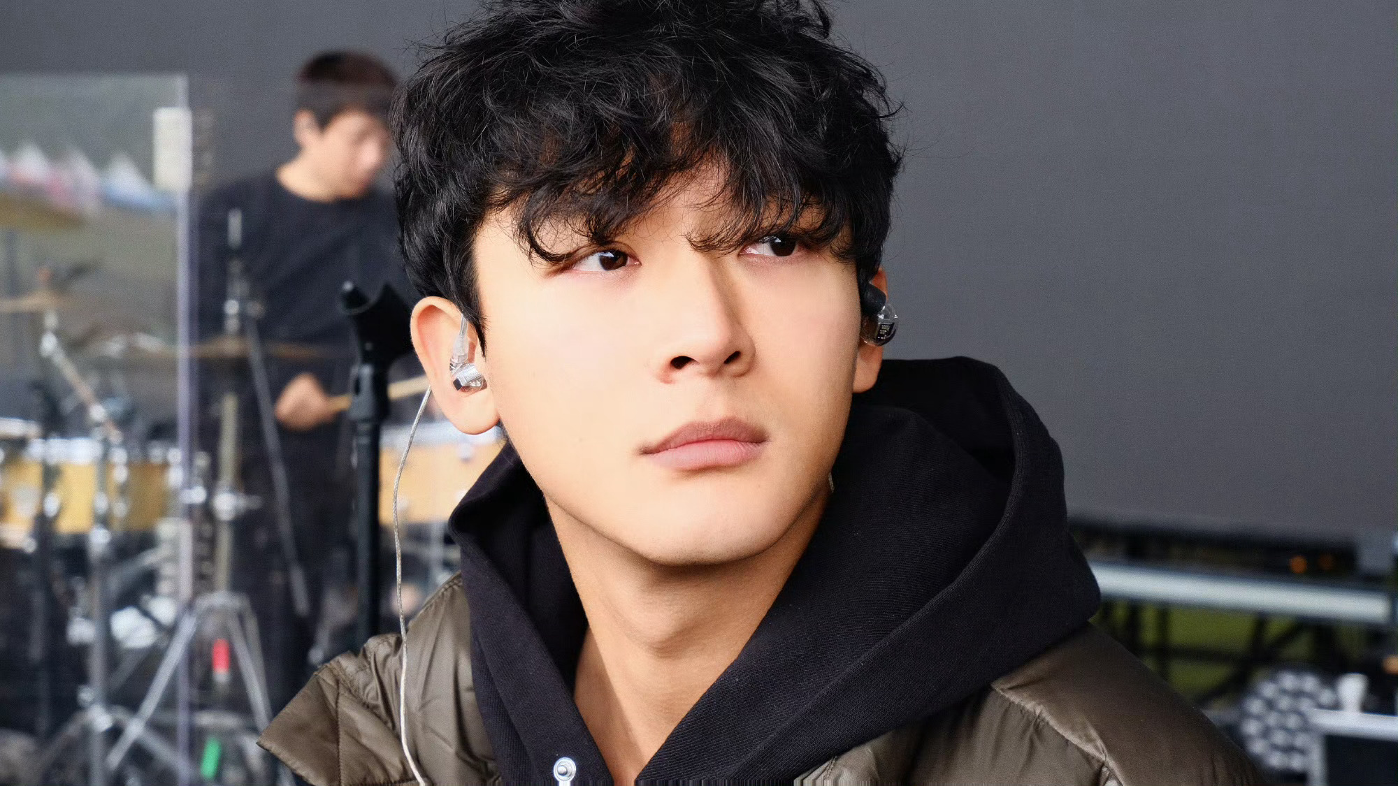 是小卷毛！！演出顺利小晚！我们等着你张晚意[打call][打call][打cal