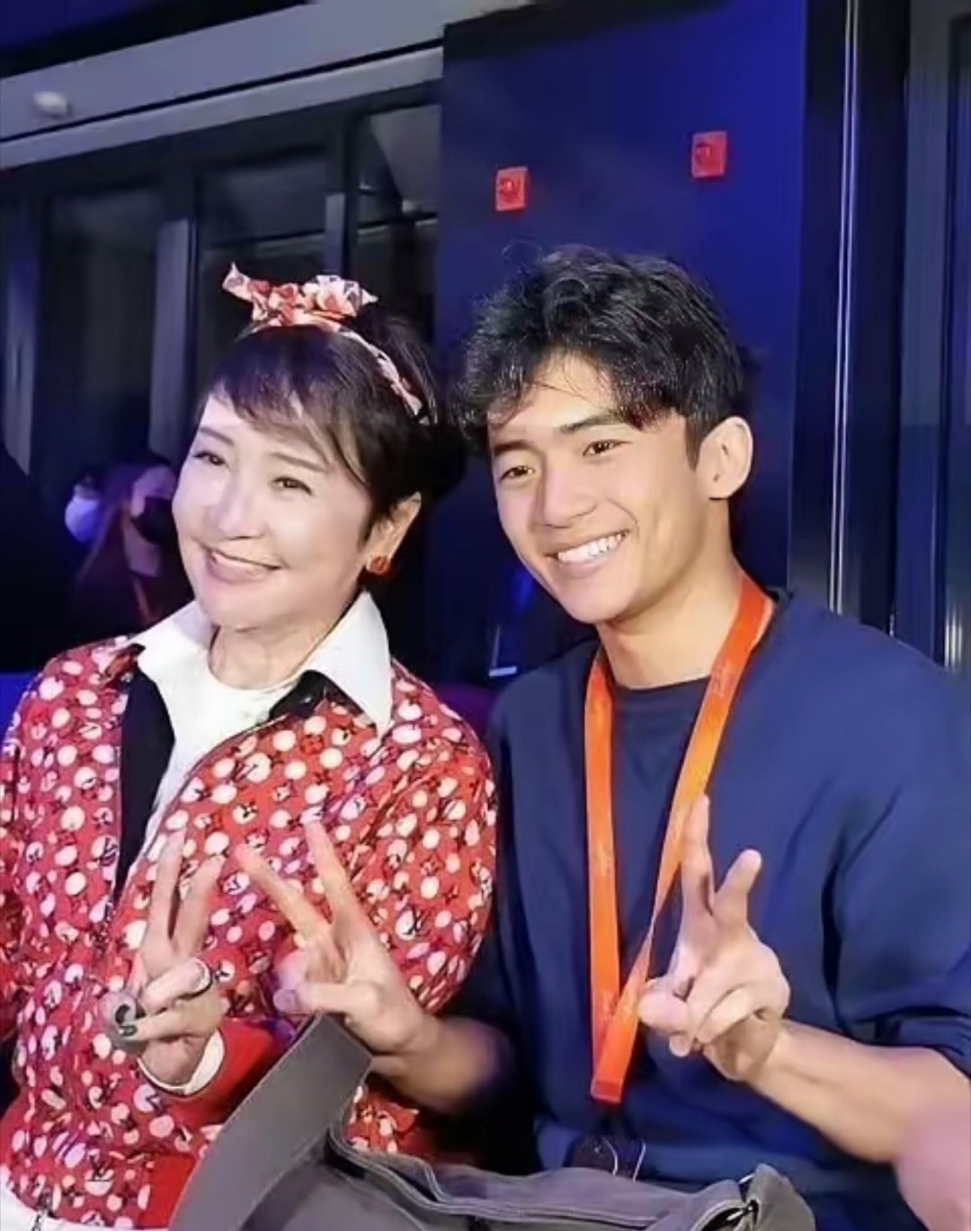 谢霆锋和张柏芝的大儿子，刚满17岁，模样却透着一股成熟劲儿！这下可算明白为啥谢霆