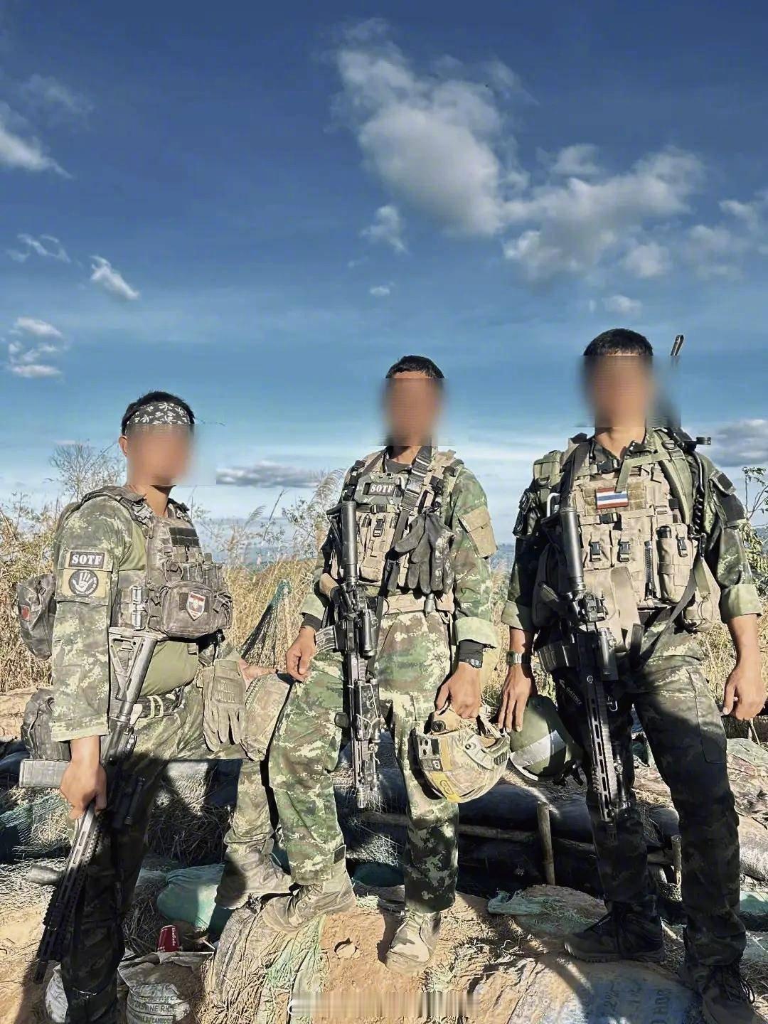 泰柬冲突2张泰军特种作战司令部（RTA-SWC）特工在从柬军手下攻占500和67