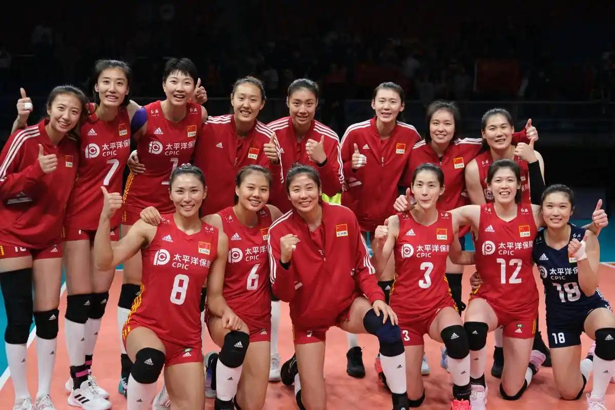 亚东女排揭幕战 中国今晚战日本

今天晚20:00，中国女排小组赛首战日本。
