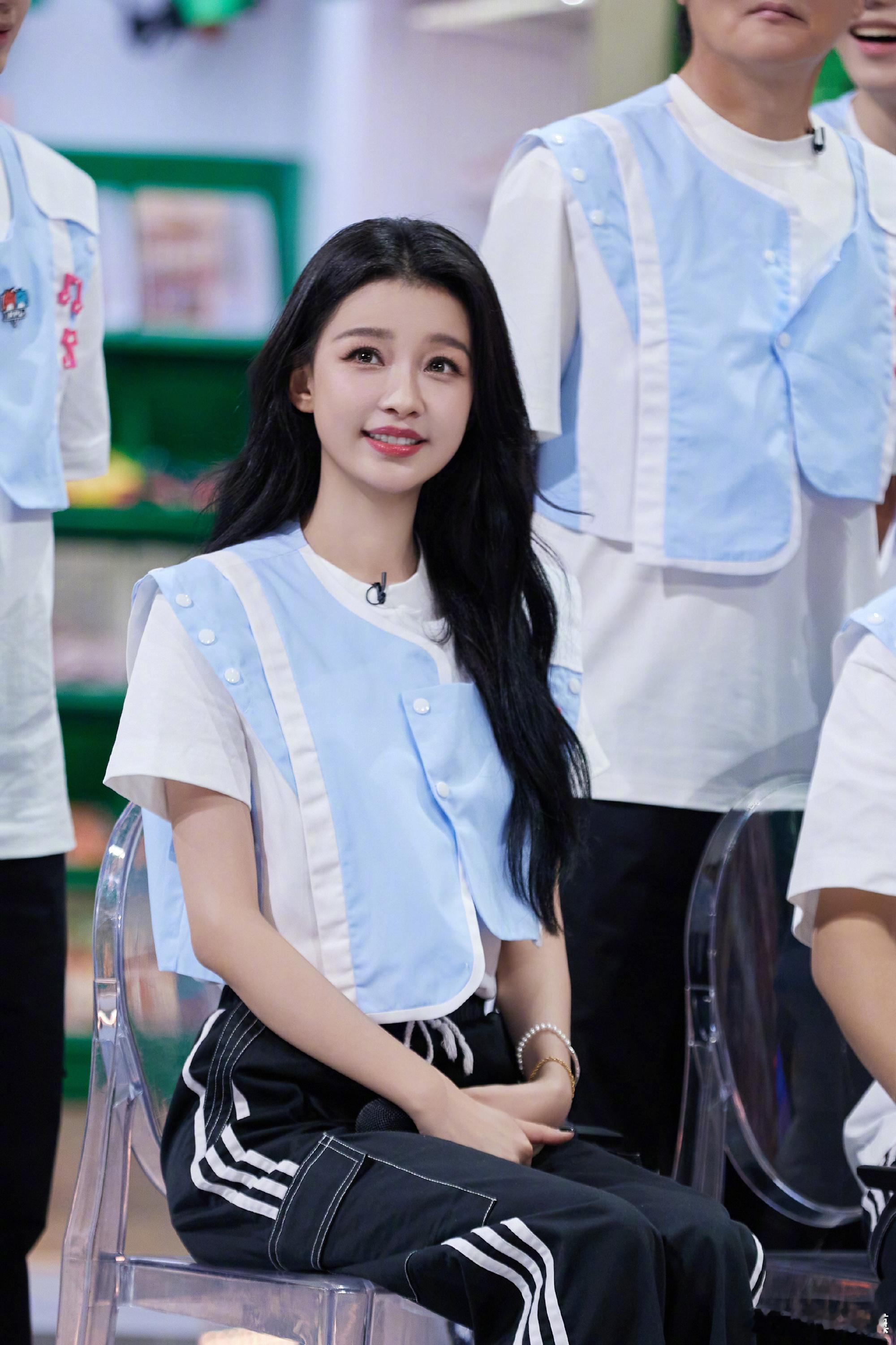 #孙怡你好星期六出图# 青春的感觉扑面而来！真的好期待今晚 ​​​