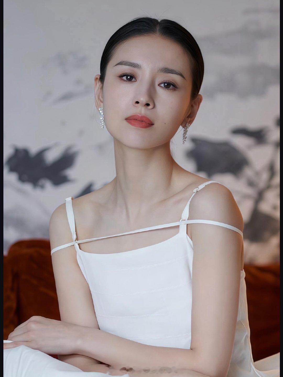 张月董洁莫离姐妹cp张月董洁姐妹cp莫名好嗑啊啊啊啊啊，谁懂张月和董洁在《莫离》