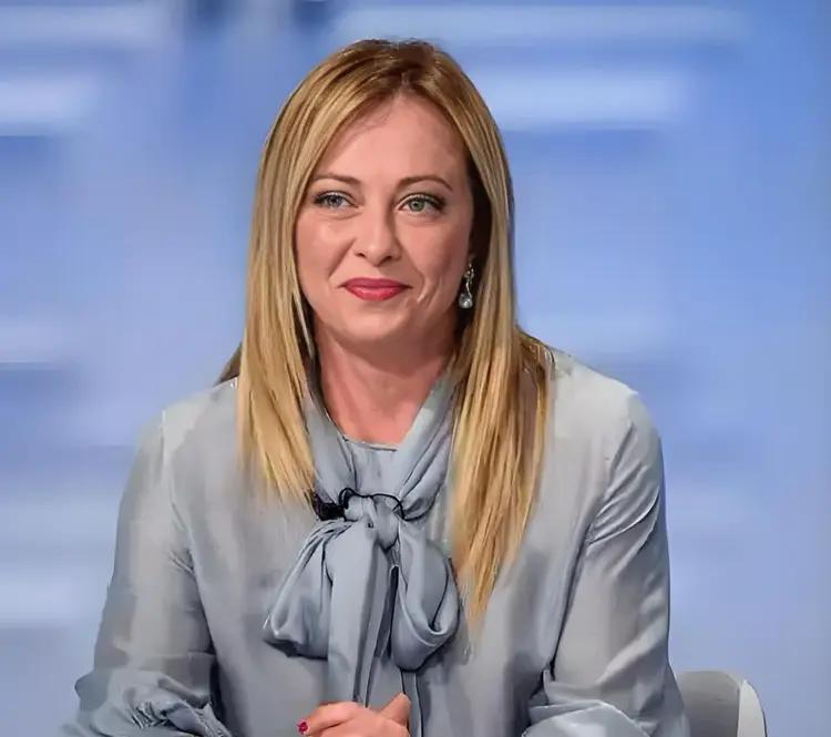 2月28日美国战斧导弹袭击伊朗南部米纳卜市的小学，造成165名女学生死亡惨剧，惨