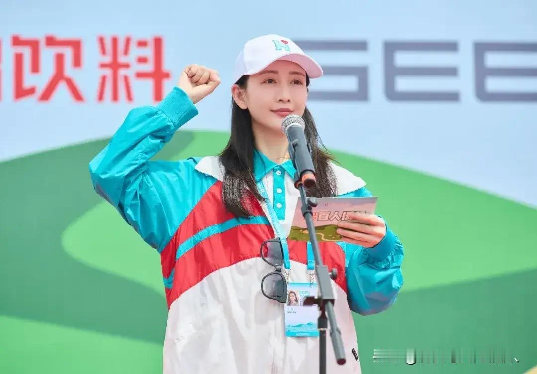 韩红这次内蒙古义诊之大行动，还带了不少演艺界的名星做志愿者，包抬她。据其慈善会介