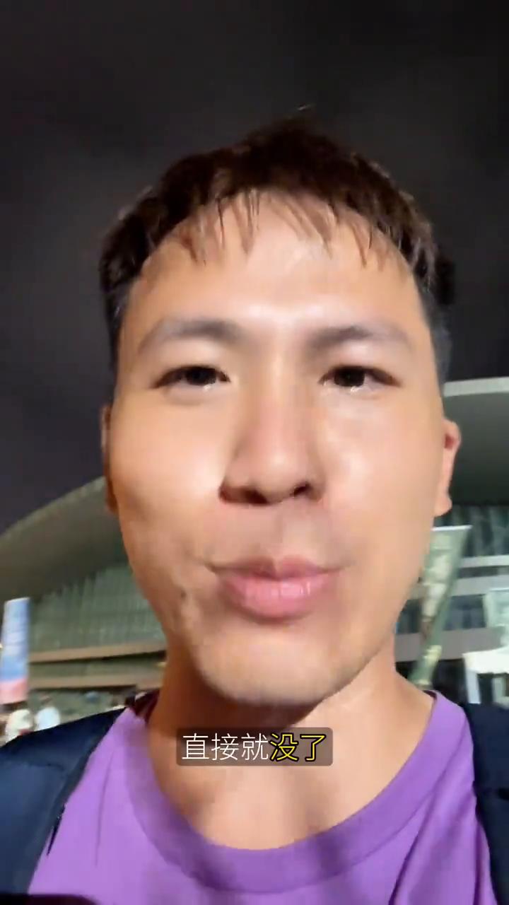 没有莎莎的深圳大学输的好惨，零比三，零比三，零比二，直接输了八分，直接就没了。所