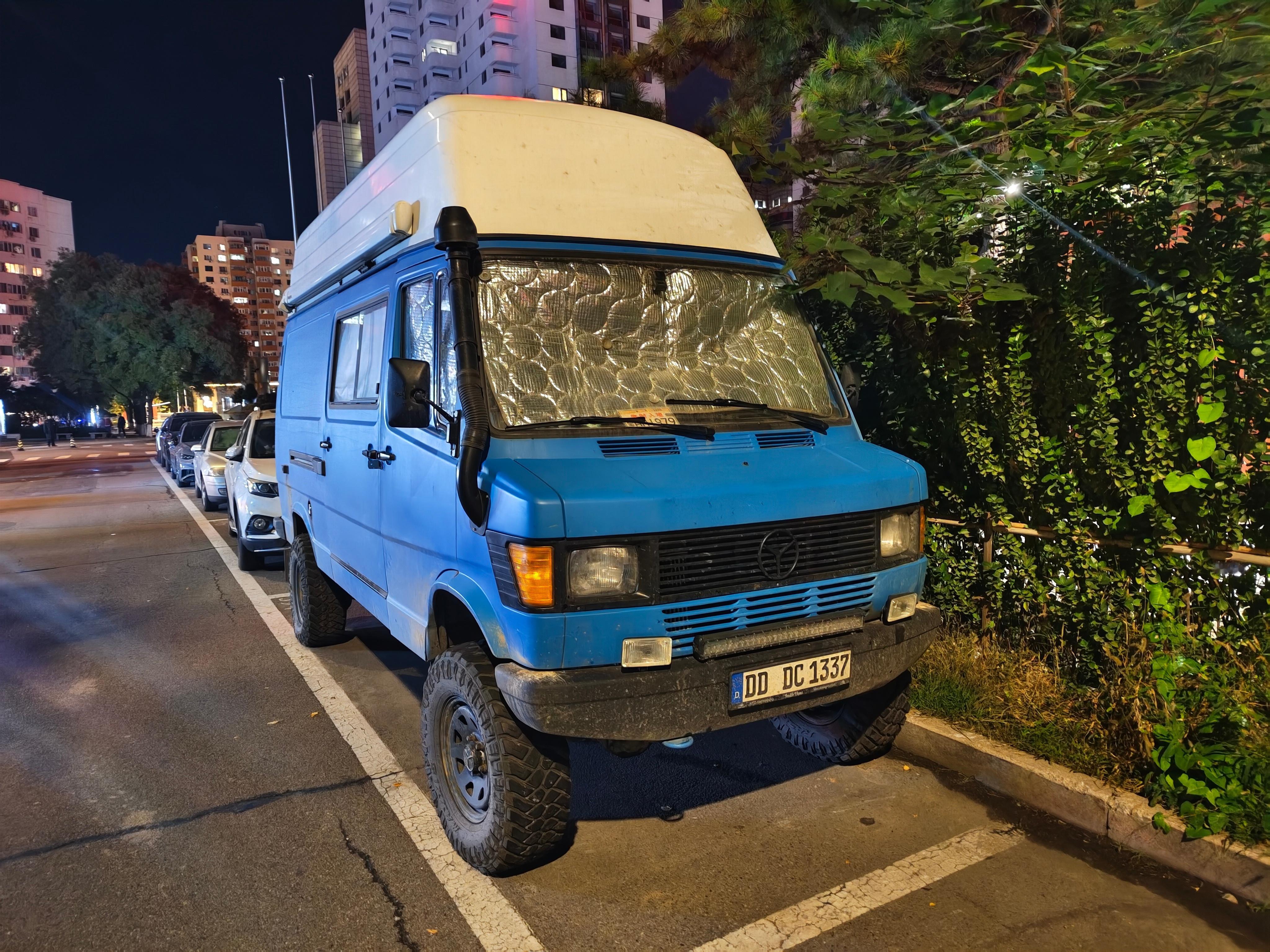 看样子从二连浩特临时入境，前后硬桥，钢板弹簧，G级同款循迹球转向节，机械中差，涉