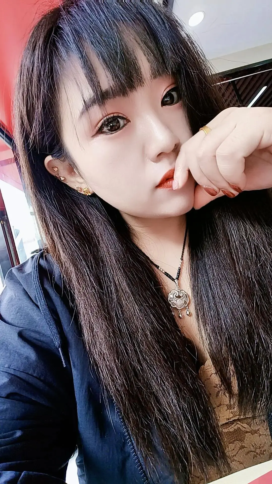 做情人的女人都是傻女人，让人白白占了便宜还掏心掏肺的去爱这男人，他会真...
