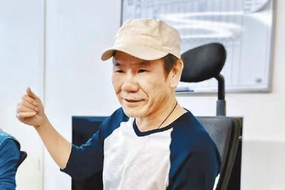 全网破防！赵传偶遇00后钢筋女孩，温柔邂逅治愈无数普通人
 
近日，歌手赵传在西