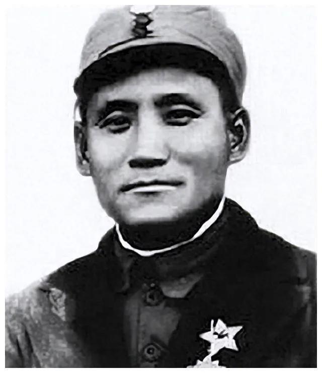 1951年，何长工代表中国与苏联谈判时，因为衣着寒酸遭到了苏联外长维辛斯基的轻视