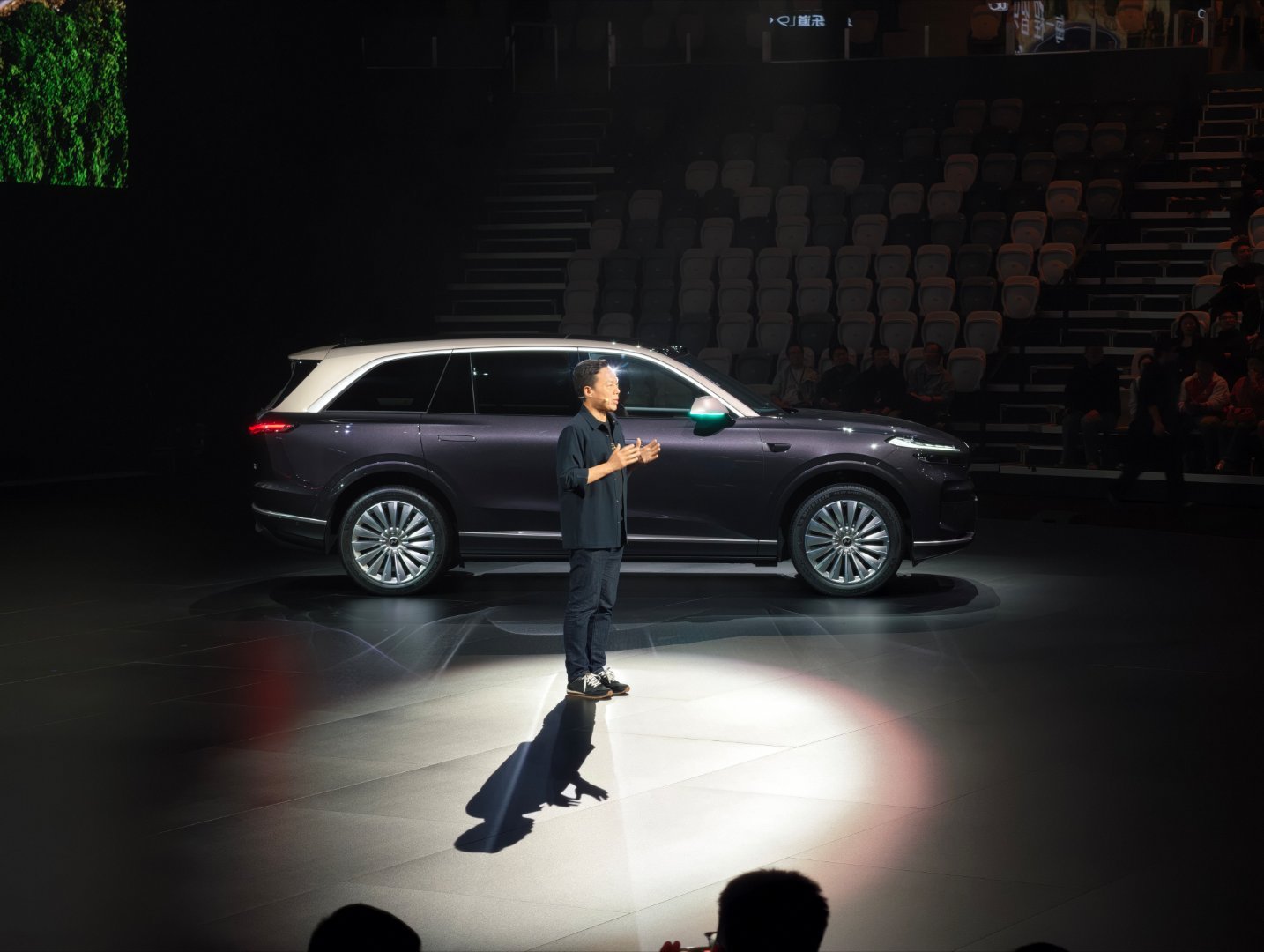 今天乐道 L90 智驾焕新款，由沈斐来发布的。