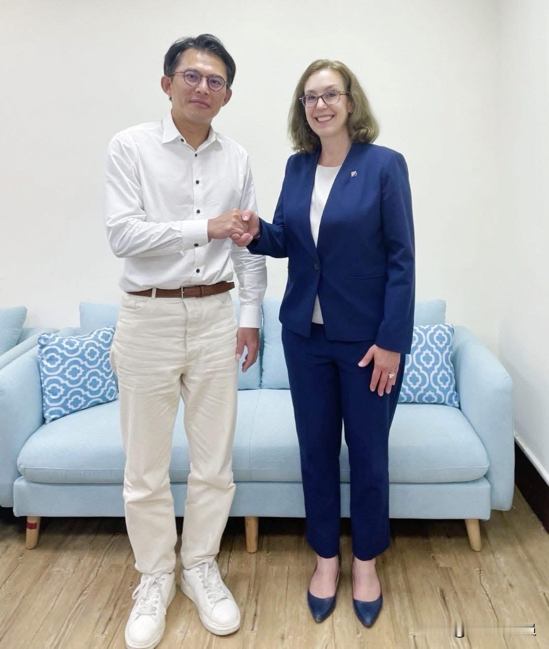 美国在台协会代理处长梁凯雯今（27）日与黄国昌会面，双方就台岛安全合作及美台伙伴