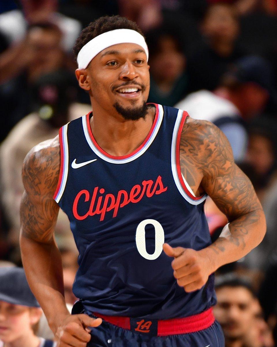 本赛季，当布拉德利·比尔在场上时，快船队的防守是NBA最差的：在场：128.5防