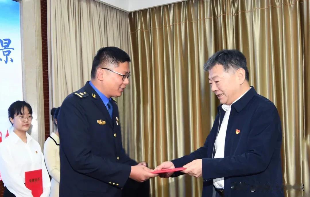 盐城市城管局举行“筑梦现代化 共绘新图景”主题宣讲比赛 

近日，市城管局举行“