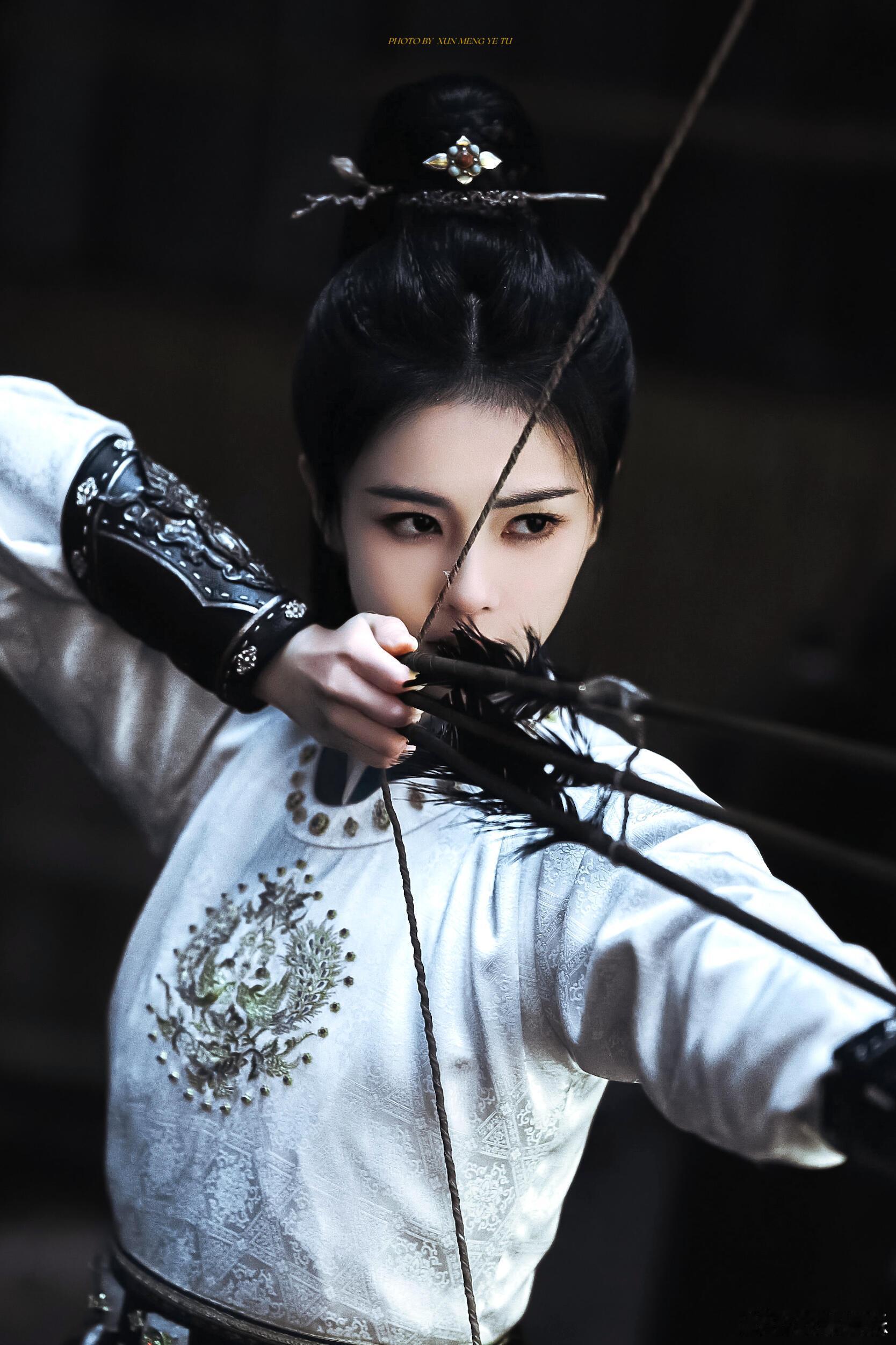 白鹿新剧有自己的当打之年白鹿舞剑那段速度快到惊人，动作还特别飘逸，慕强批真的会爱