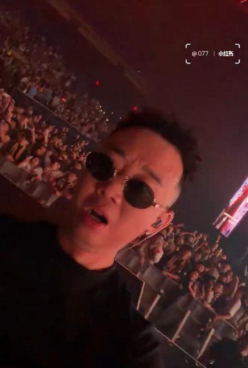 GAI美国演唱会现场人均安陵容GAI跨半球带观众有氧 美国场燃炸了！GAI一声令