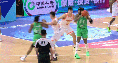 CBA杯赛爆冷江苏85:78逆转辽宁！新秀小后卫庞峥麟上演本轮最佳抢断和最佳助攻