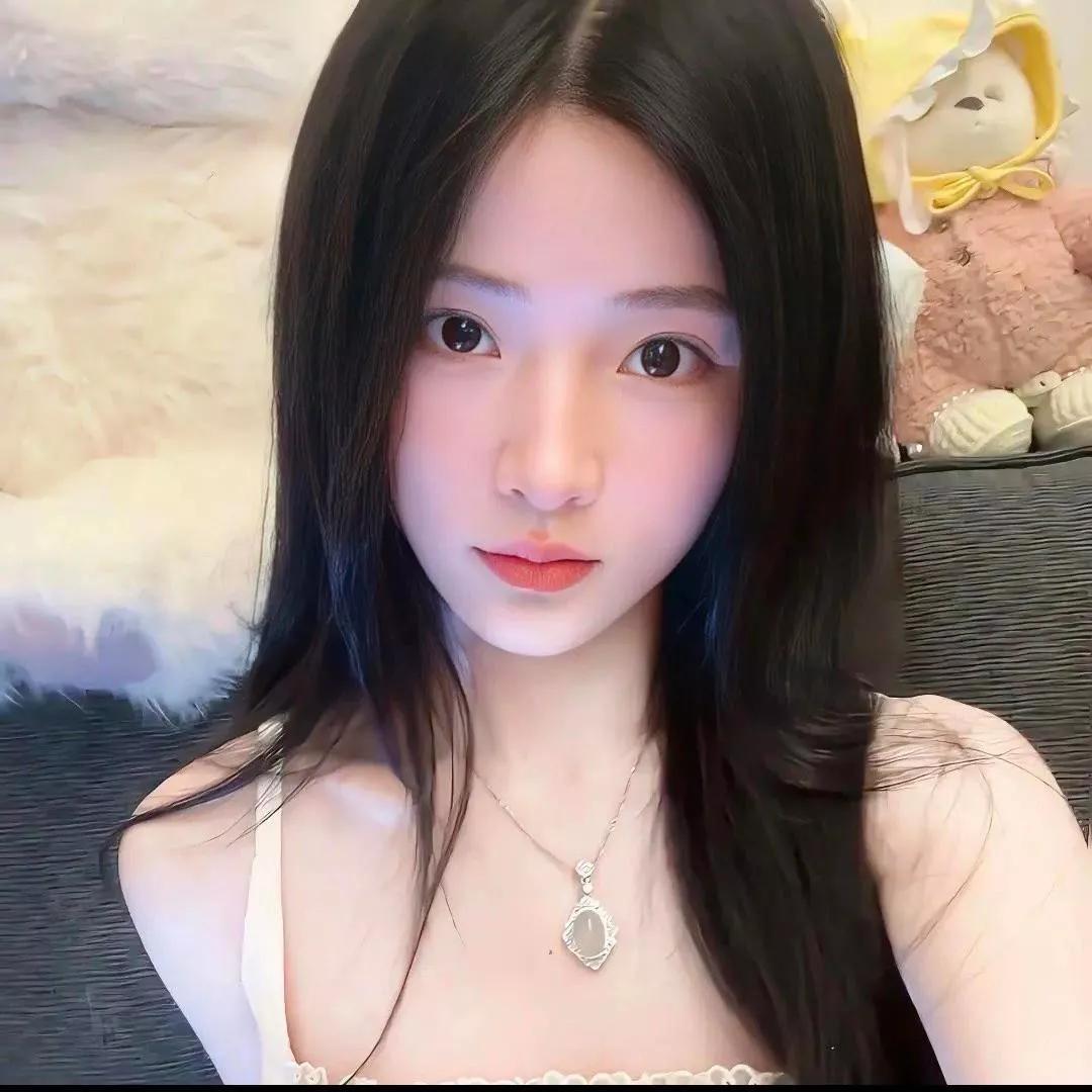 甜美的少女，温柔的笑容，温柔的氛围，温柔的梦💭美少女的微笑 甜系少女照 清秀美