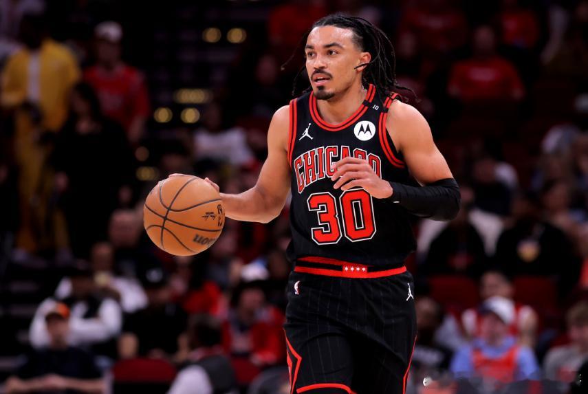 NBA常规赛，公牛主场134-118击败鹈鹕。本场比赛，公牛球员特雷·琼斯出场2